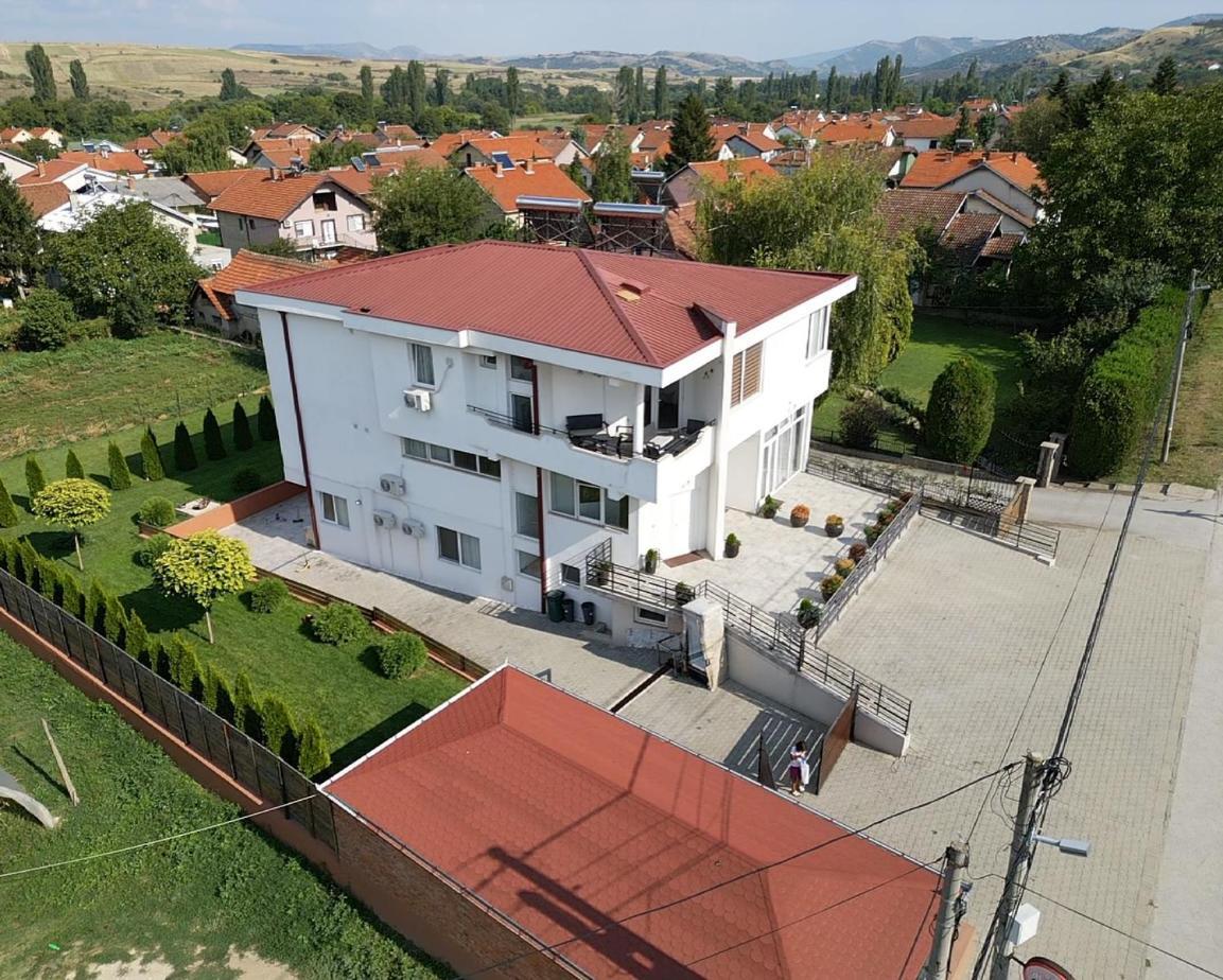 Villa Family Kumanovo Exteriér fotografie